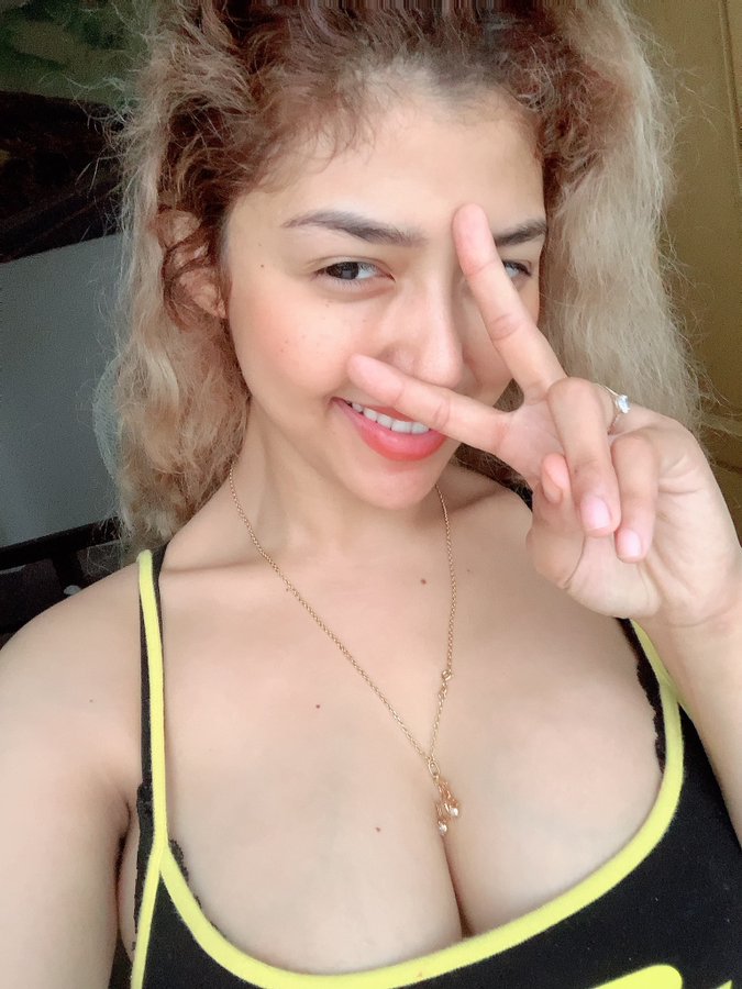 SEXY LYDIA Female,Bisexual,E cup,71-75kg,Nepali